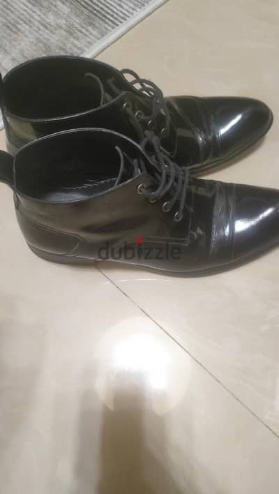 حذاء ايطالي مقاس ٤٣