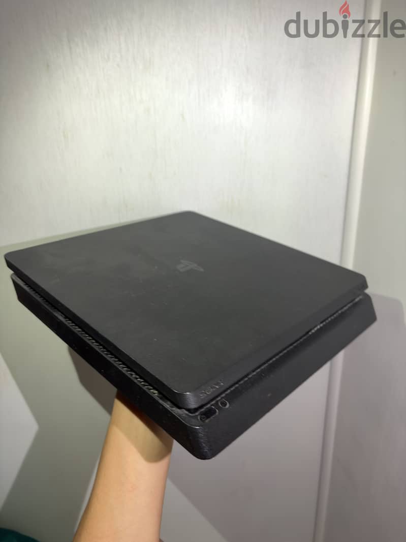 Ps4 للبيع /playstaion 4 2