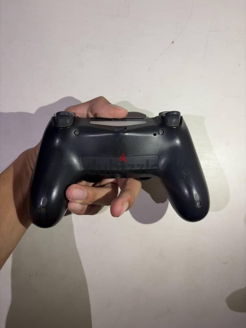 Ps4 للبيع /playstaion 4 7