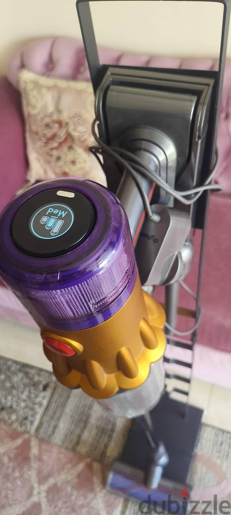 Dyson v12 vacuum 1