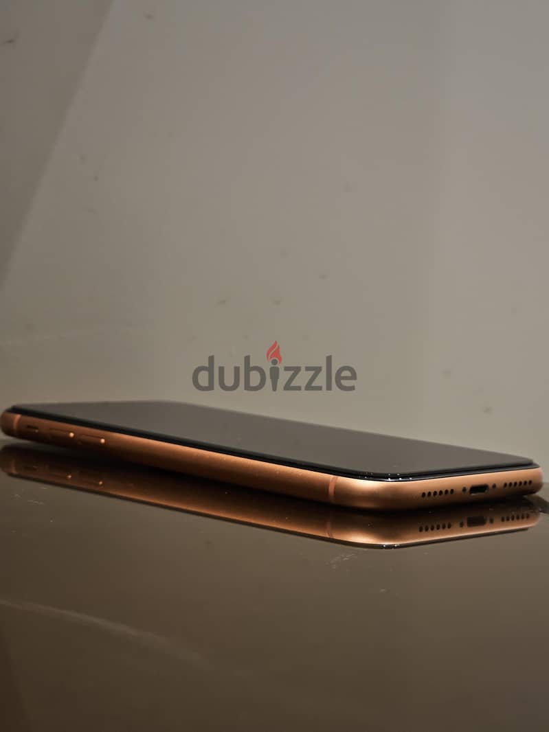 Apple - iPhone XR 4