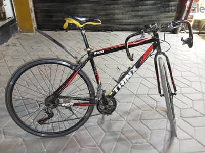 عجلة رود trinx