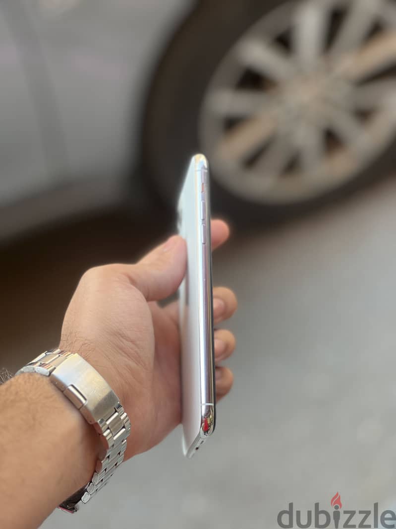 Apple - iPhone 11 Pro Max 2