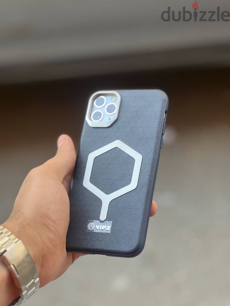 Apple - iPhone 11 Pro Max 12