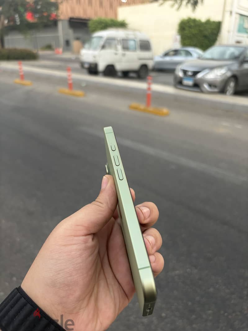 Apple - iPhone 17 2