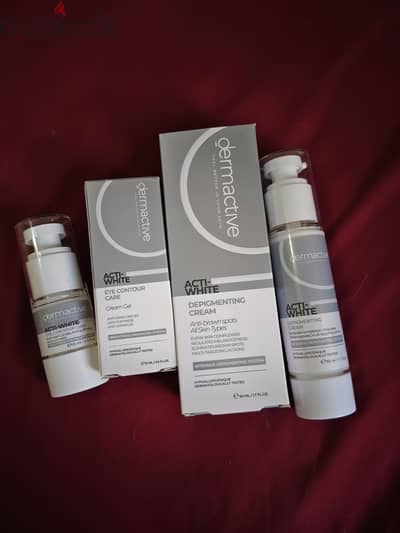 كريم تفتيح ديرمااكتف للبقع الداكنه  و كريم العين