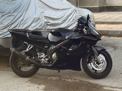 Honda f4i sport