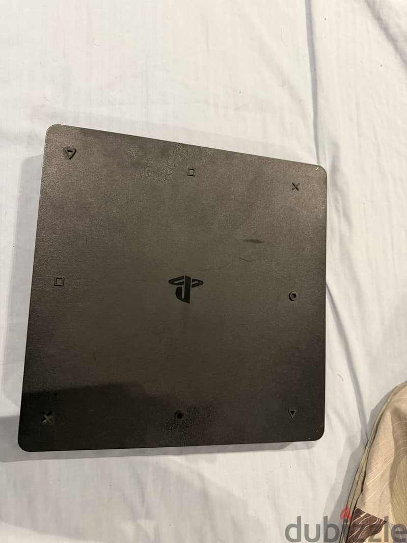 Ps4 slim 2