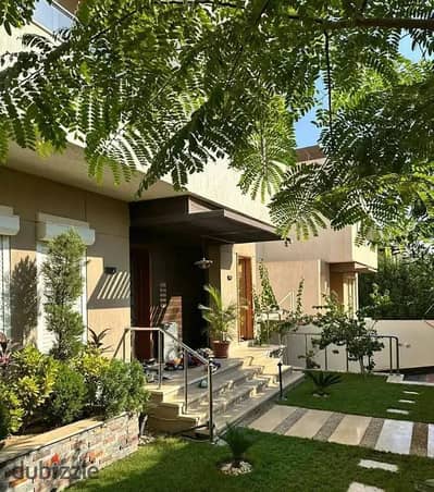 Lowest price for a large villa ready for immediate delivery next to Palm Hills