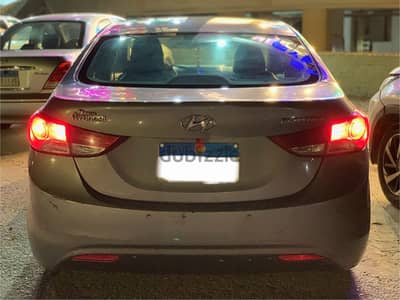 Hyundai Elantra 2012