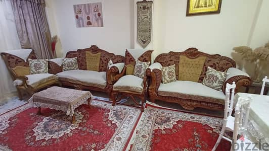 صالون كلاسيك "عمولة" بحالة ممتازة جداً للبيع