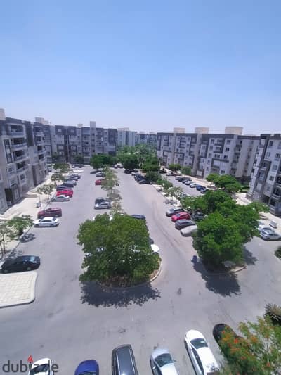 116 M Apartment for rent in Madinty B12 next to the wholesale house, open view