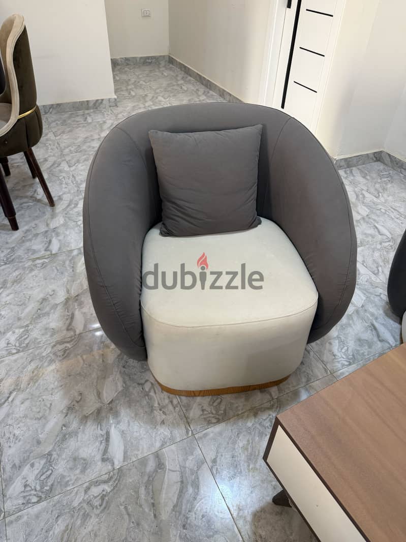 Living room 4