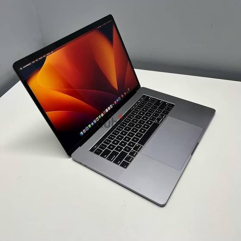 MacBook Pro (2017) 15” i7 1