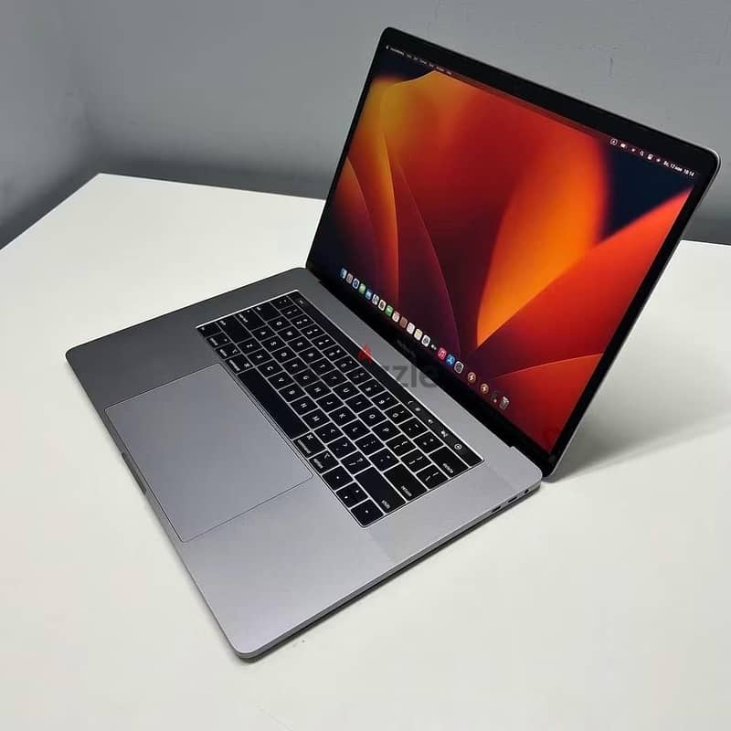 MacBook Pro (2017) 15” i7 2