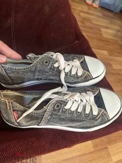 levis shoes 37