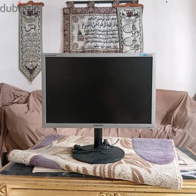 شاشه Samsung SyncMaster B2240 للبيع قابل للتفاوض