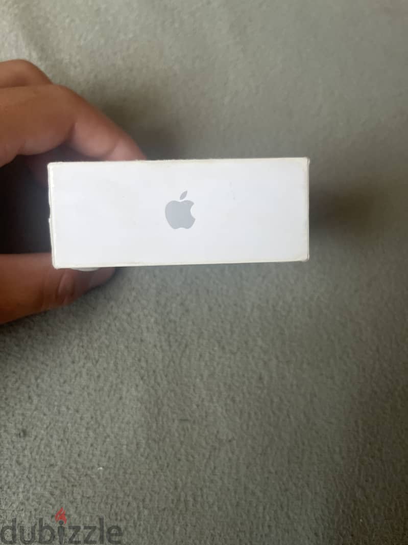AirPods 4 3