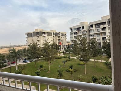 شقة 165م علي فيو جاردن في مدينتي امام central walk بمرحلة B10 بسعر مميز جنب all seasons park مول Madinaty