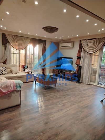 شقه للبيع  305 متر منهم حديقه باقل سعر تشطيبات خاصه اتجاه بحري صريح بحديقه خاصه