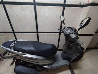 سكوتر SYM 200