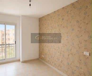 للبيع شقة لقطة بمدينتي نموذج 200 مساحة 137 متر 3 نوم و2 حمام خطوات من الخدمات ونادى مدينتى والثاوث بارك والفود كورت فيو جاردن ومجرى السيل ونادى مدينتى