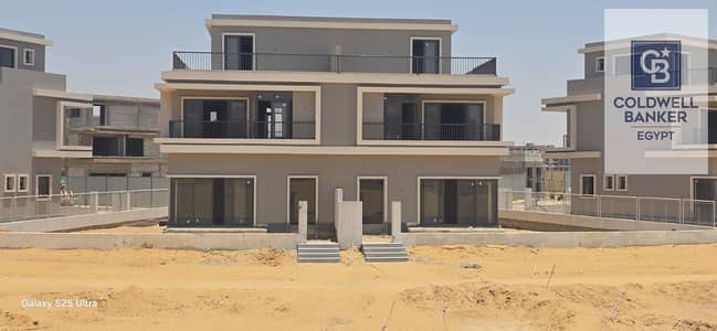 Unmissable opportunity for sale – Twin house 350m² ready for immediate occupancy – with direct views of the water features and landscape – inside IL B