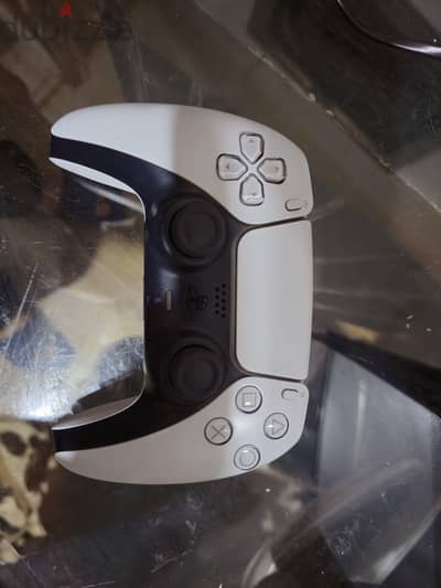 للبيع PlayStation 5 Slim – نسخة الديسك 1TB – بحالة ممتازة