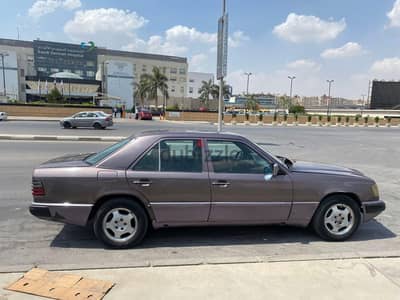 مرسيدس بنز اي 230 1985