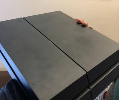 ps4 fat استعمل خفيفي اتعمل منزل للبيع معاه دراعين