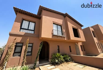 تاون هاوس للبيع استلام قريب في فيلدج ويست Village West الشيخ زايد | بالتقسيط