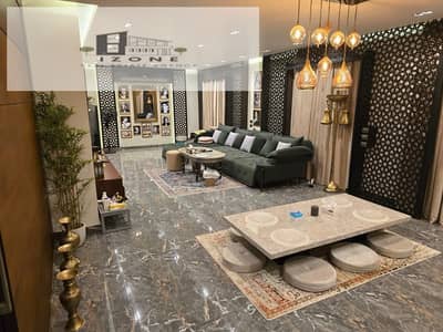 أفضل سعر تريبلكس فيلا للبيع في سوديك إيستاون Sodic Eastown القاهرة الجديدة New Cairo 244 متر 3 غرف نوم 3 حمامات مفروشة بالكامل