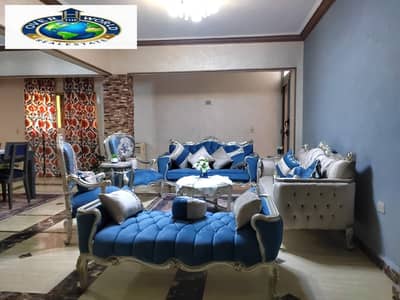 Furnished apartment for rent in New Maadi next to the Petroleum Authority consisting of three bedrooms, a three-piece reception, and a bathroom, 2 air conditioners, Wi-Fi, natural gas, first-floor rear
