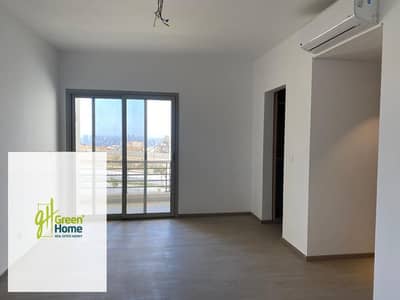 Ready-to-move-in 225m² apartment featuring a distinctive view and full finishing, including the kitchen and air conditioning, in Uptown Cairo, Mokatta
