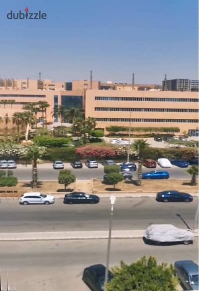 شقة للإيجار في التجمع التالت أمام الجامعه الالمانيه
