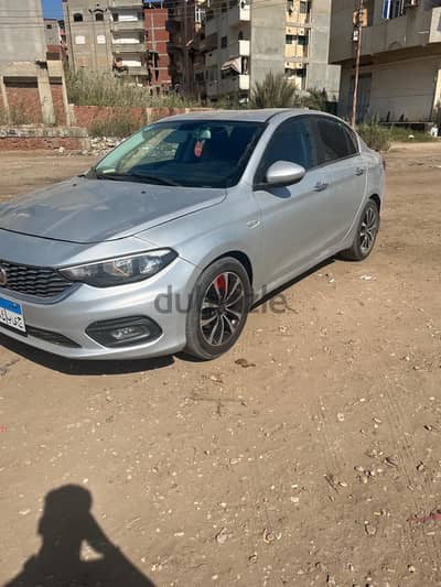 سياره فيات حديثه مكيفه متاح للزفاف وجميع المشاوير الخاصه