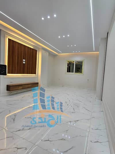 للبيع شقه مميزه 95 متر تحميل ممتاز جانبي دور ثالث بموقع مميز جداً علي شارع مسجد العوضي الرئيسي، بجوار شارع الجيش وكل الخدمات، منطقة ط