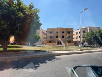 Villa in Al Obour City with a wonderful view, directly facing two apartments with a Hashemite stone facade
