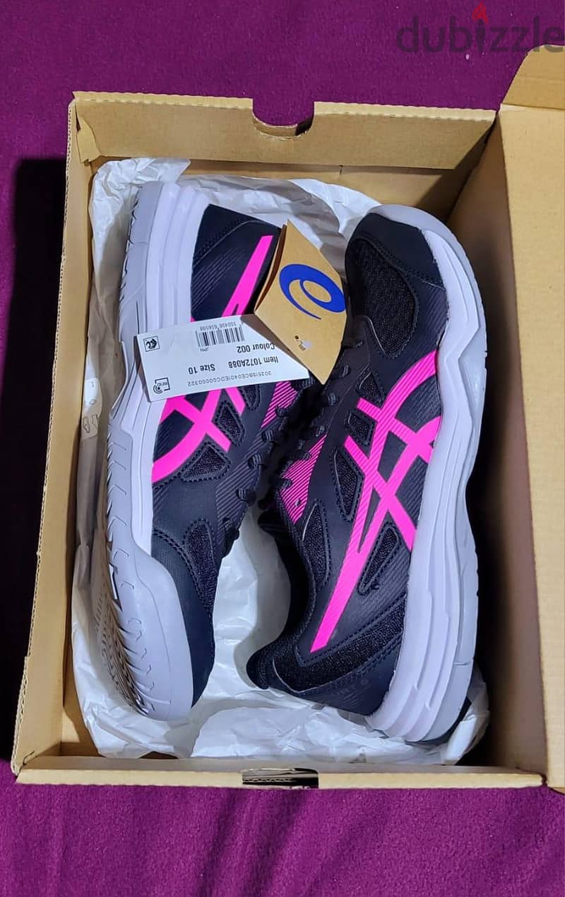 ASICS woman's shoes with box 1