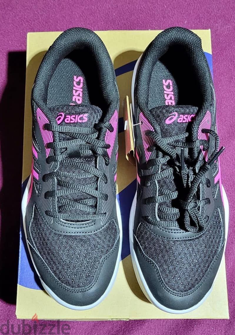 ASICS woman's shoes with box 3