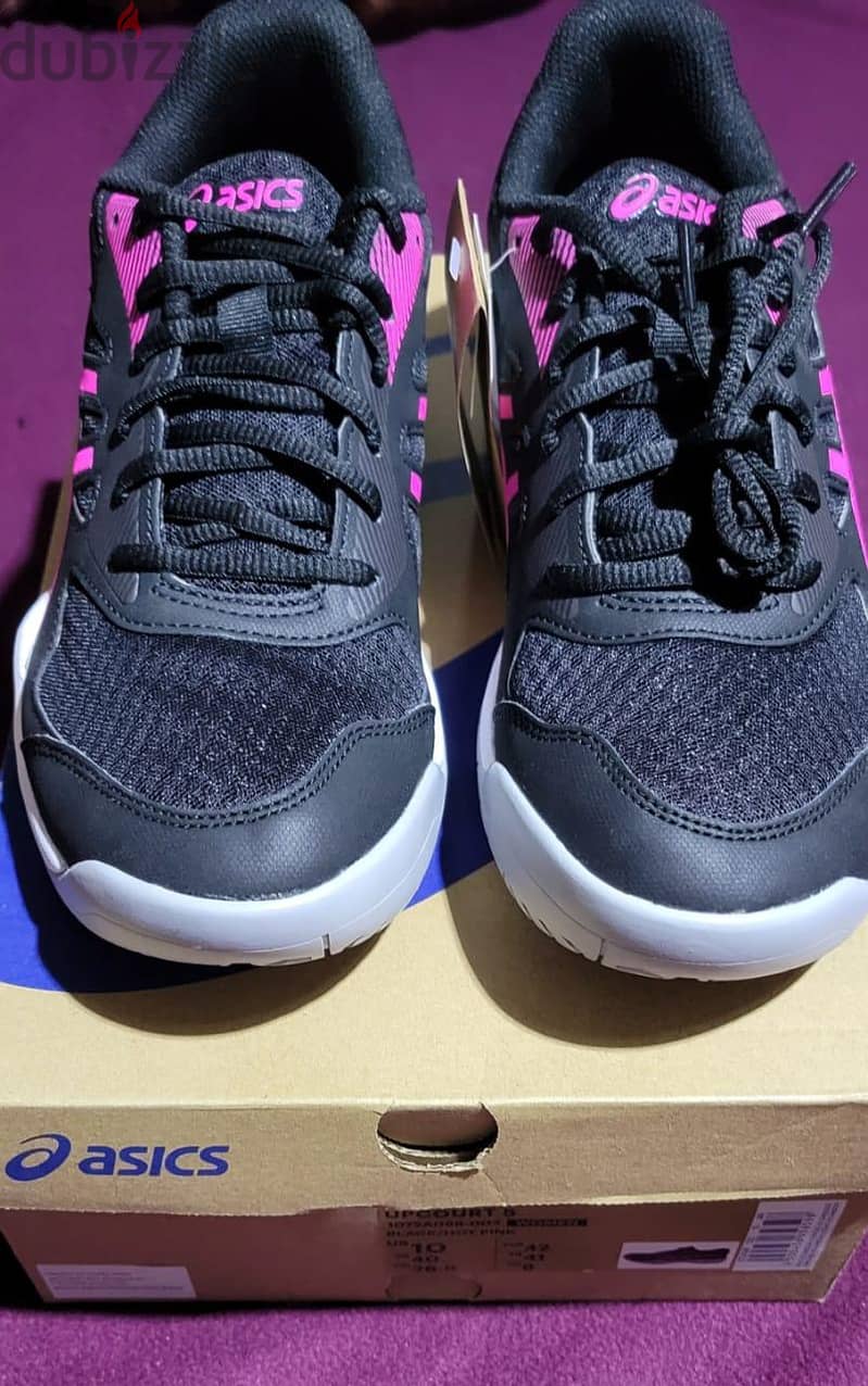 ASICS woman's shoes with box 4