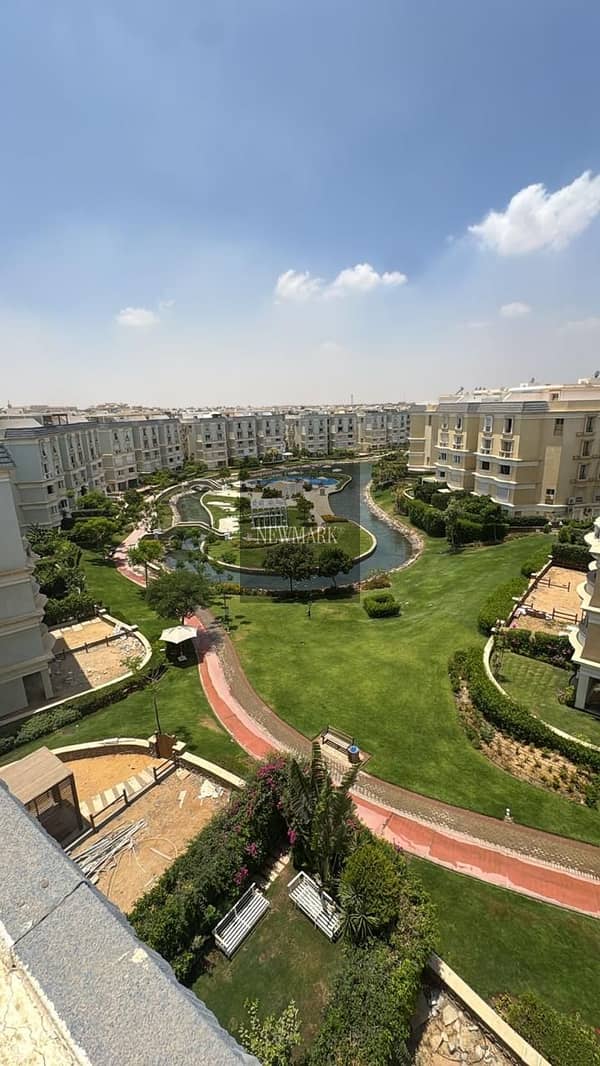 Ready to Move For Sale ivilla Roof 300 m + 80 m Roof 4 bedroom in Mountain View Hyde Park next to Mivida Emaar, The Square - New Cairo, 5th Settlement