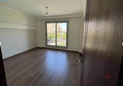 Ready luxury G-floor apt + garden. Great layout, double pool & landscape view. Next to La Vista Patio Casa & Swan Lake.
