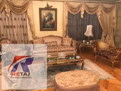 **Apartment for sale in Makram Ebeid, 330 sq m, with an open view (at the old price)**  Luxury apartment for sale in a prime location on a main street