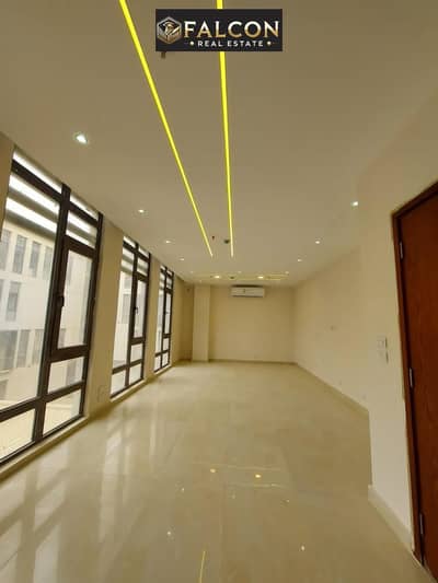 شقه استلام فوري ( 190م - Prime Location ) داخل ديستريكت 5 التجمع district 5 residence الخامس -