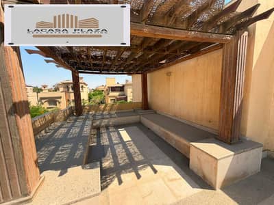 For rent: 5 large rooms twin house, kitchen and air conditioning at Commond Dara Gardens in front of Mall of Arabia, distinguished location