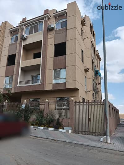 Apartment for sale in a distinguished location and view located directly on the main street in Gardenia 3, Fifth Settlement, overlooking Gardenia Square 3,,