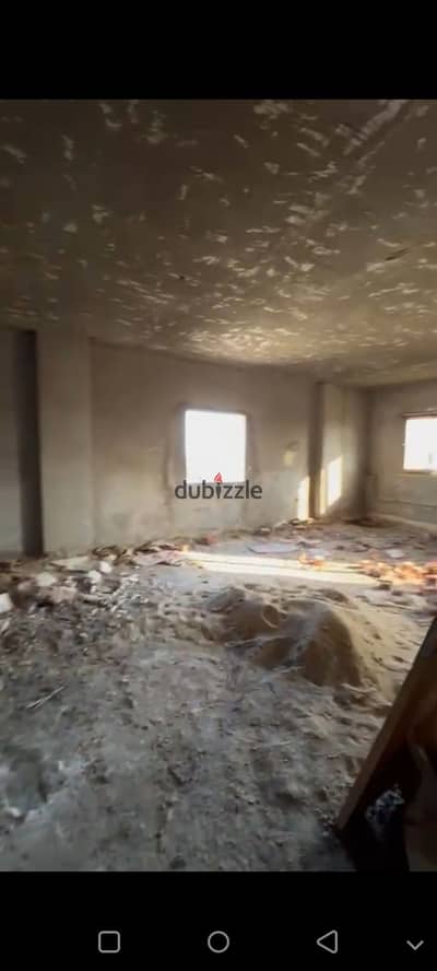 للبيع فوراً! دور ثالث وتوب روف 220م في فيلات البنفسج بموقع مميز وفيو شارع اتجاهين، مع أسانسير وحصة بالأرض وتنازل في الجهاز.