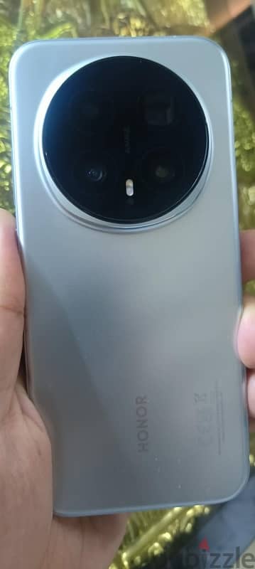 HONOR Magic 8 Pro  جلوبال 512 عليه ضريبه خدشين صغيرو ف الضهر
