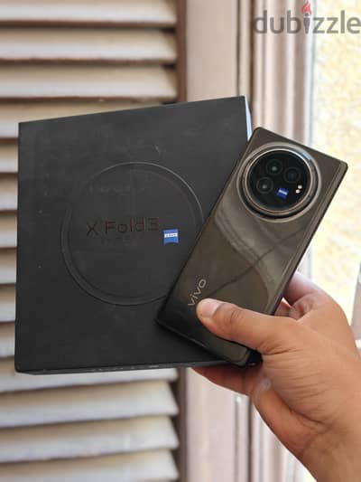 Vivo X Fold3 512/16 فتح كرتونه حاله ممتازه معفي ضريبه للبيع او البدل